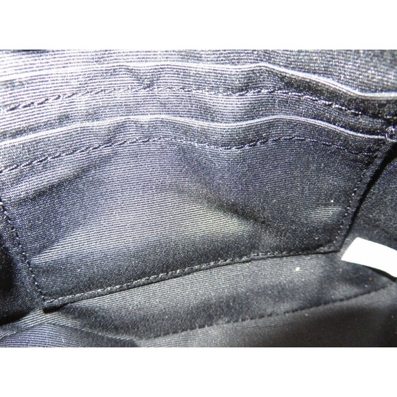 Coach 2020 Black Corner Zip Wristlet in CrossGrain Leather F58032 - Picture 3 of 10